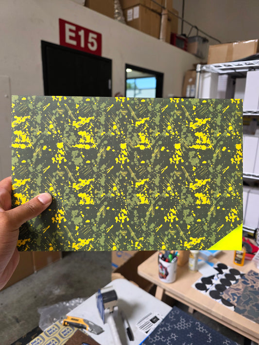 Yellow splatter (corner misprint)